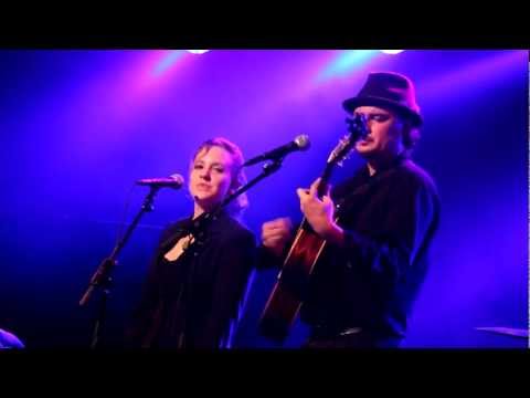 Mano Kane (Chris and Kate) - Opening for Sing The Body (Live at The Republik)