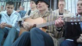 Billy Corgan sings at Montmartre, Paris (04/23/2005)