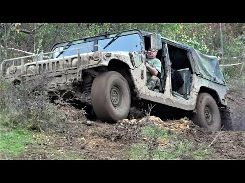 Oldtimer Hummer 4x4- Allzweckwaffe der US Armee- Militärfahrzeugtreffen Schmidtenhöhe 29.10.2022