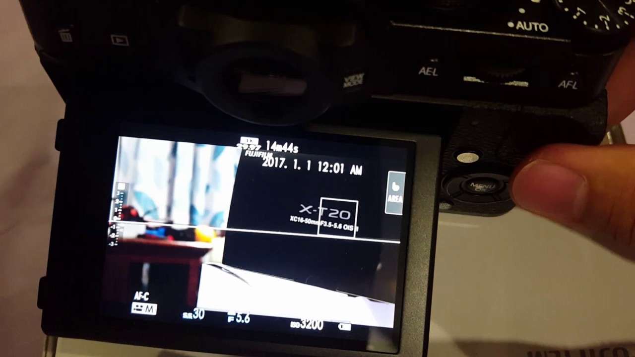 Фотоаппарат Fujifilm X-T20 Kit18-55mm F2.8-4.0 R LM OIS черный