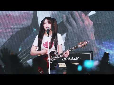 [4K] 250520 QWER(시연) - 별의 하모니(Harmony of stars) @서울시립대 | 대동제 SUNBURST |