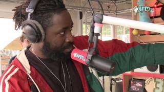 Kele Okereke (Bloc Party) spreekt vloeiend Nederlands - 3FM