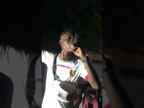 Dj Alves  en prestation avec une création de Namougny rap