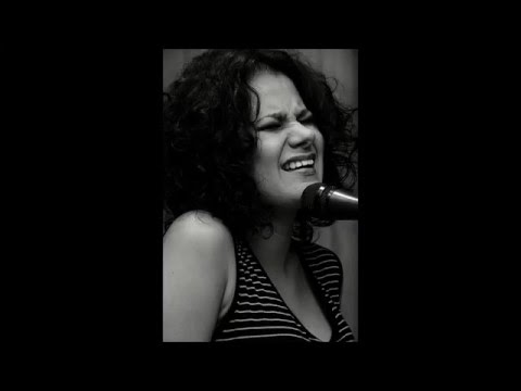 Adalí Montero - Tirando la puerta