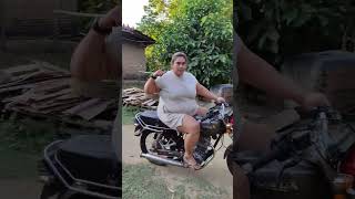 Download lagu tante gemoy naik gl100 herex #cbindonesia #cepekhits #gl100indonesia #herex mp3