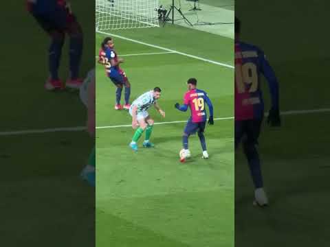 Barcelona New Lionel Messi - Lamine Yamal skills ❤️#barcelona #skills #lamineyamal #football #shorts