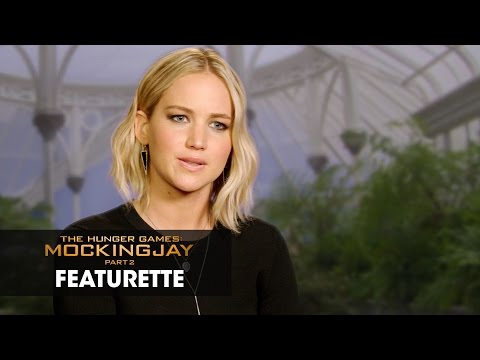 The Hunger Games: Mockingjay, Part 2 (Featurette 'The Phenomenon')