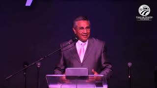 La distorsión de la gracia - Chuy Olivares