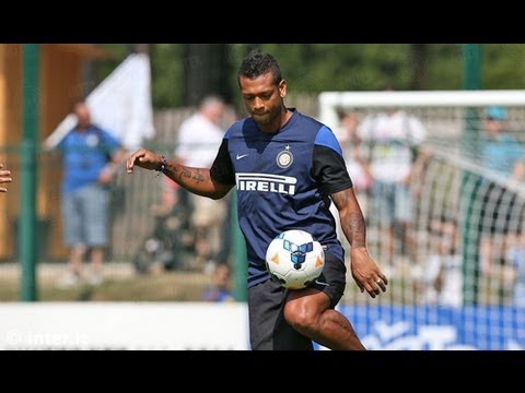 AMAZING Guarin Scorpion Kick!