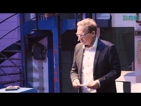 2023 Stimmen von den BME eLösungstagen -  Prof. Andreßen in der Moderation des Eröffnungs-Plenums