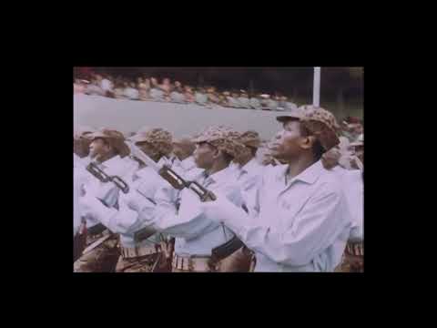Reposte 1975 Kinshasa défilé avec Mobutu & Idi Amin artilllerie chars avions mirages (vidéo full HD)
