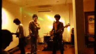 Download lagu Indische Party - On With The Party & Hey Girl mp3