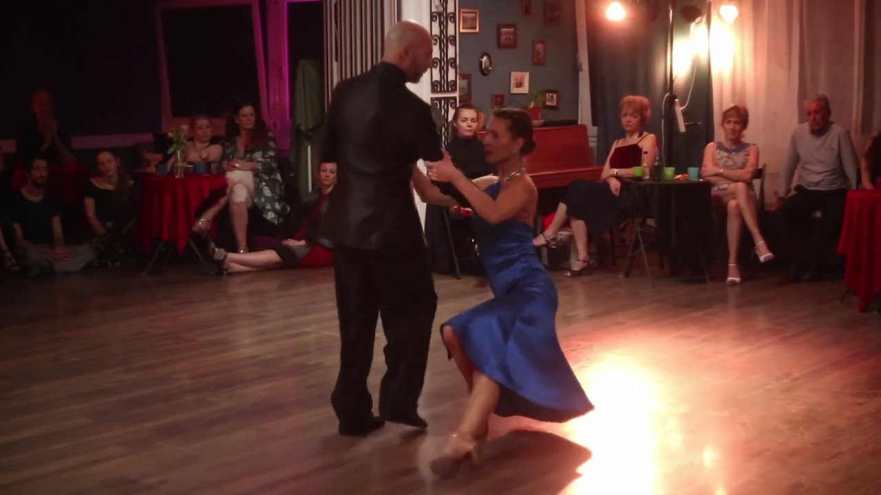 Mauricio Borgarello & Marianne Kuusipalo performing at Milonga Sur, Lausanne, 04.02.2022.
