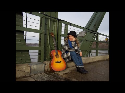 The Moon Was But a Chin of Gold -- Diane Jarvi