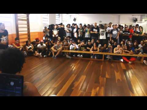 CDU ABRIL / Batalha de HOUSE DANCE - Alex vs Negão.