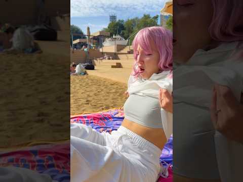 Invisible Jasmine on the beach...😳🤭 (not for kids) #jasminemeyer