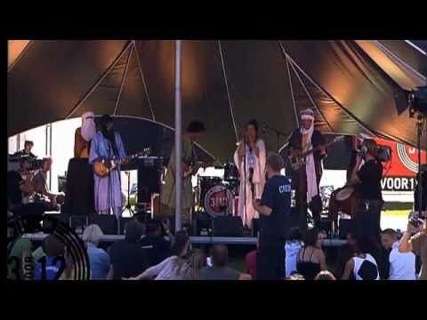 Tamikrest - Aratan N Tinariwen live op Metropolis Festival 2011