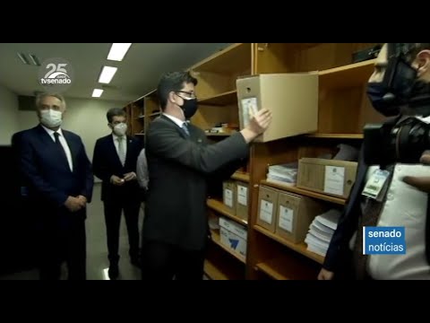 Senadores da CPI da Pandemia visitam sala-cofre de documentos sigilosos