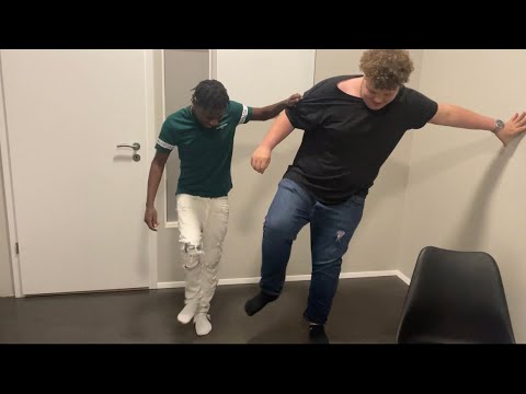 Teaching A White Boy How To Get Sturdy 😂🤣