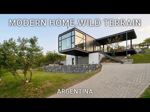 Architecture in Harmony: A Forest-Integrated Home in Argentina