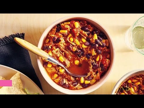 A bold and blissful slow cooker chicken taco chilli