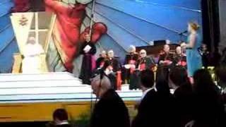 Kelly Clarkson Singing Ave Maria for Pope Benedict 16