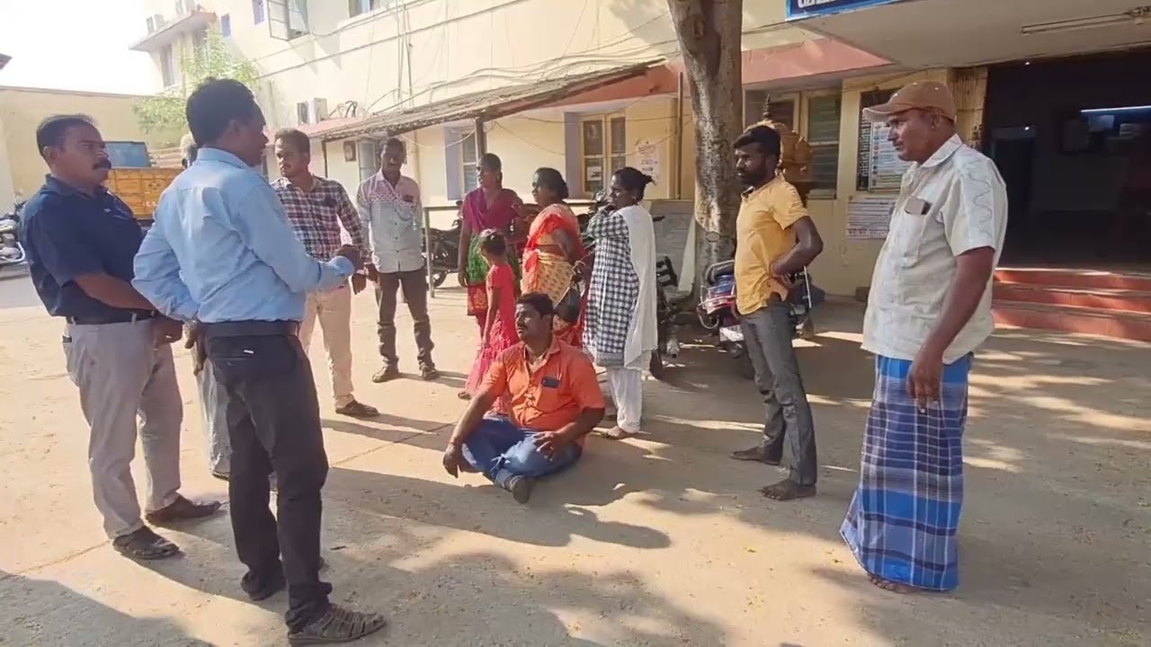 பொதுமக்களை மறியலுக்கு தூண்டிய வாணியம்பாடி வட்டாட்சியர்!