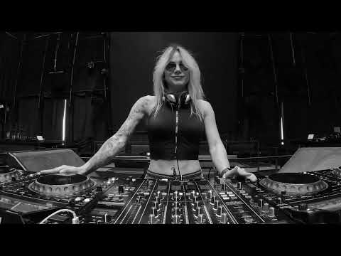 GUZOVA Podcast 17 4k | Melodic Techno DJ Set 2026 | Live Mix [Progressive House • Melodic Techno]