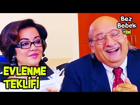 Müdür Bey, Kulina'ya Evlenme Teklifi Ediyor - Bez Bebek Eğlenceli Videolar
