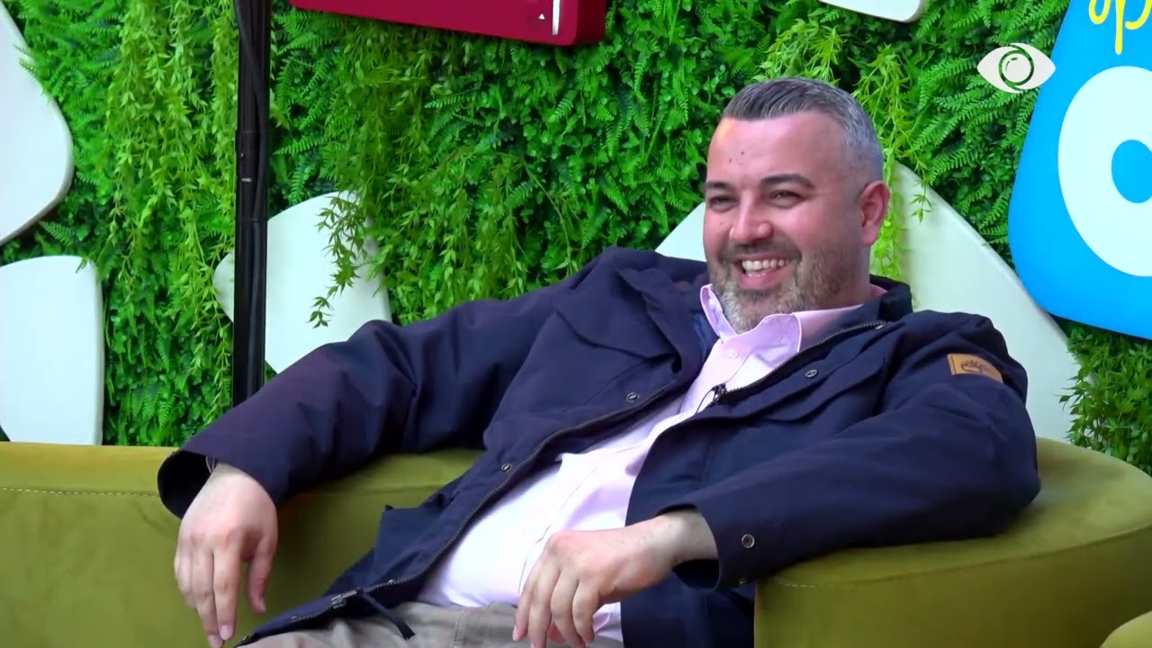 Miri debaton me Artanin: E do apo s'e do?