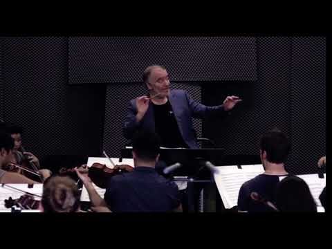 Gergiev’s phone in Rehearsal😅