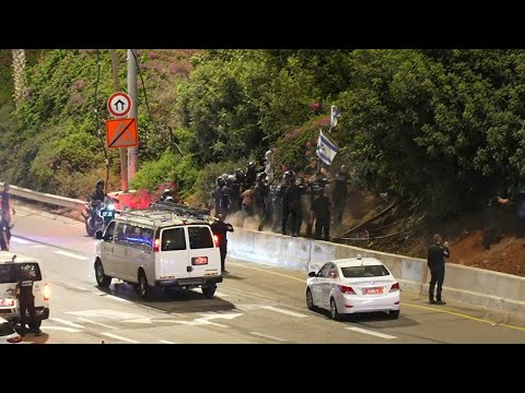 Israelis block highway in anti-judicial reform protest | AFP