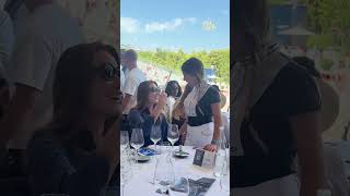 Carla Bruni et Giulia Sarkozy au Longines Paris Eiffel Jumping 🐎✨ Carla Bruni et sa fille Giulia