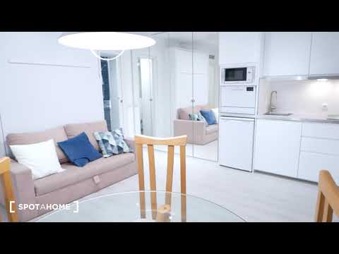 Charming studio apartment for rent near Gran Vía in Centro - Spotahome (ref 385782)