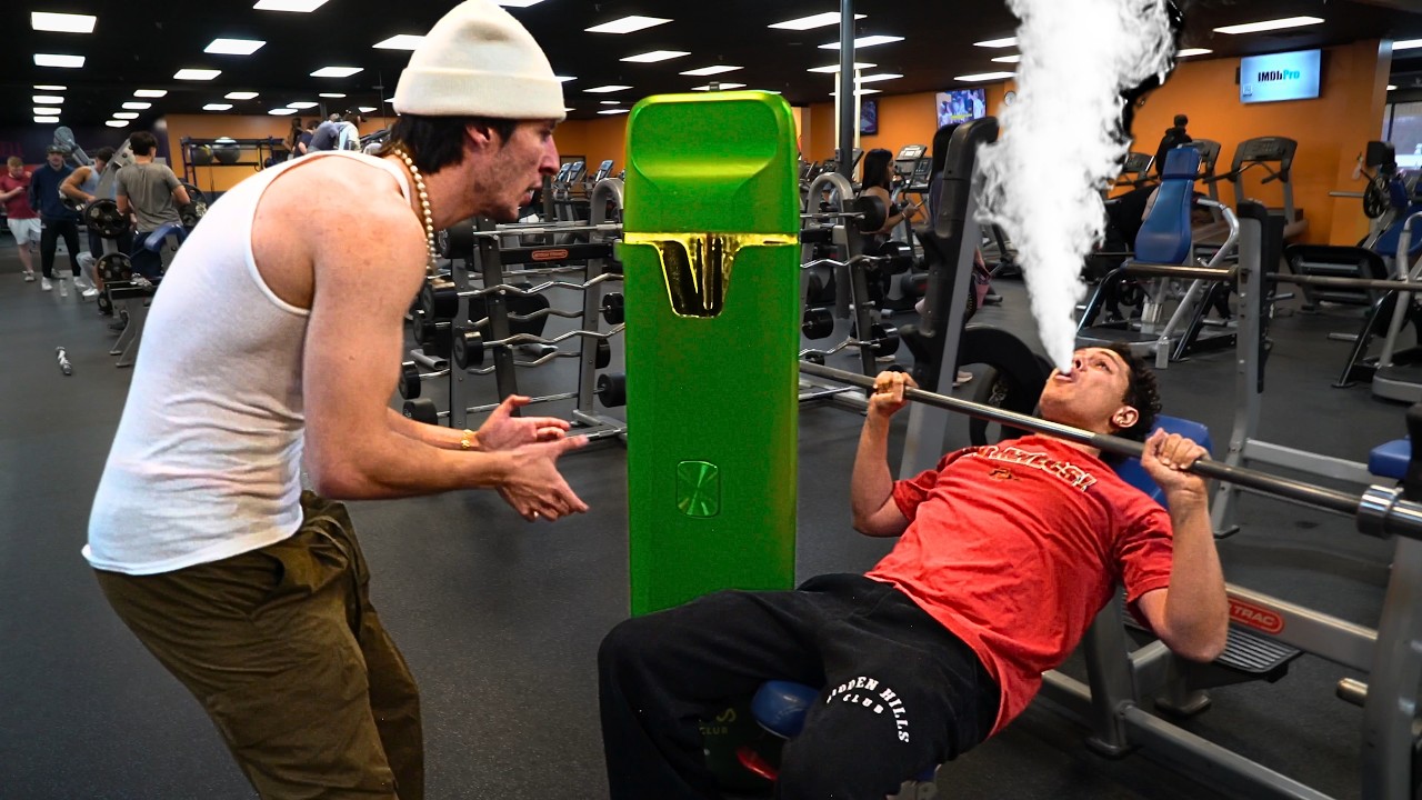 Aggressively Vaping in Gyms Prank!