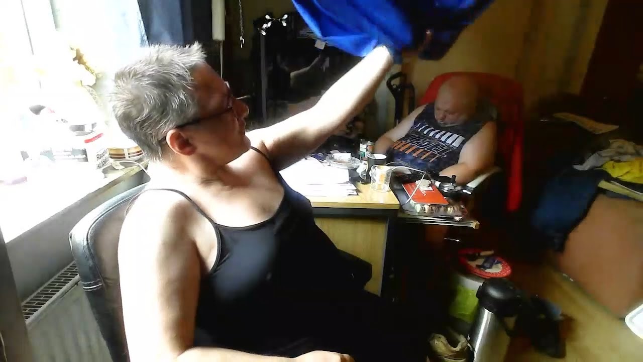 Basti klaut Kick-Einnahmen & gönnt sich davon Essen bei Mehmet! - Stream Highlights Team Seelmann