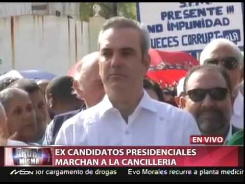 Ex candidatos presidenciales marchan a la cancillería