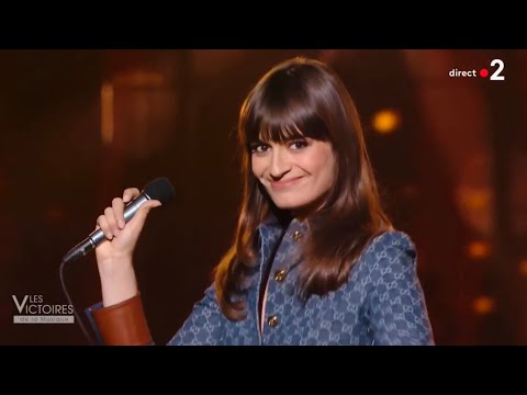 Clara Luciani - Déshabillez moi (Hommage à Juliette Gréco) Victoires de la musique 2021