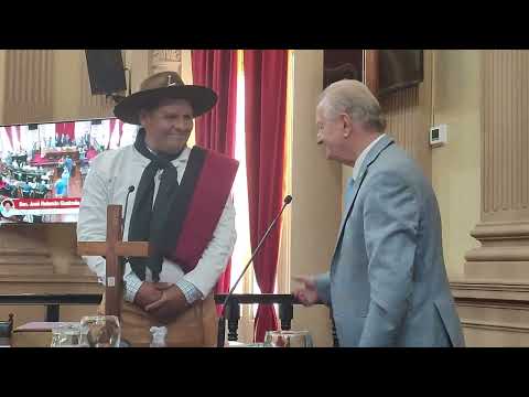 SENADOR ROLANDO GUAIMAS - JURO EL SENADOR POR SAN CARLOS