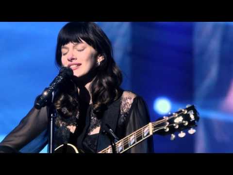 Aubrey Peeples (Layla) Sings "Too Far From You" - Nashville