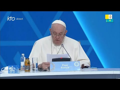 Lecture de la déclaration finale et conclusion du congrès interreligieux au Kazakhstan