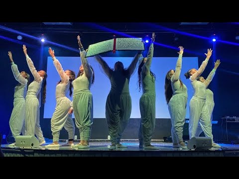 Coreografia Medley - Hino da vitória + Planos de Deus + O escudo