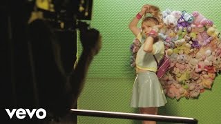 LIZ - When I Rule the World - Behind the Scenes