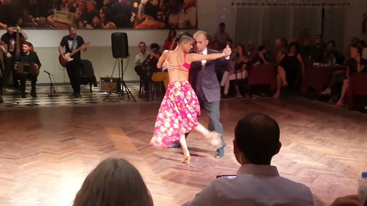 Cachivache Tango con Jose Halfon y Chiara de la Tierra en Salon Canning milonga