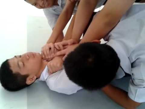 ฉัน 14 และหน้าอกเล็ก ๆ น้อย ๆ ว่าจะทำอย่างไร ครีมบนหน้าอก