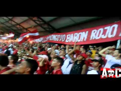 "A LA MECHA YO LA SIGO A TODO LADO // BARON ROJO SUR COLOMBIA" Barra: Baron Rojo Sur • Club: América de Cáli