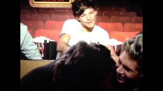 Louis Tomlinson - "look who's texting me i'm a bad man what's my name niall.."