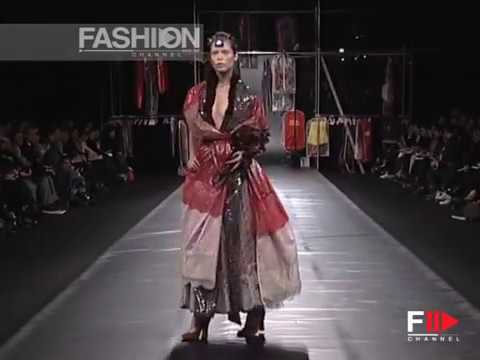"Vivienne Westwood" Autumn Winter 2004 2005 Paris 4 of 4 Pret a Porter by FashionChannel