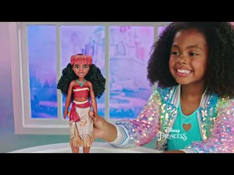 DISNEY PRINCESS Moana Posable Fashion Doll with Sparkling Clothing