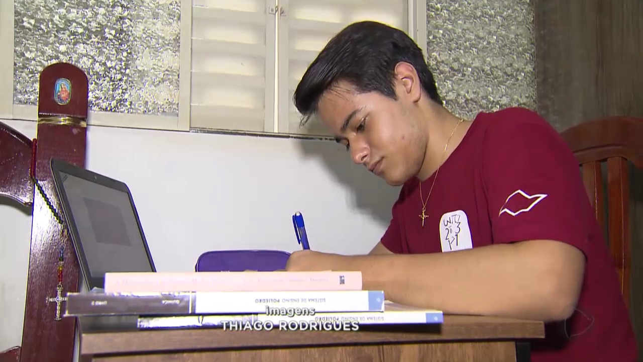 Estudante de escola pública, passa em 1º lugar na USP